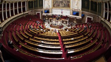 سرنوشت کرسی‌های پارلمان فرانسه امروز روشن می‌شود، مکرون یا ملانشون 