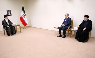 Devrim Lideri Ayetullah Hamanei, Tahran'da Kazakistan Cumhurbaşkanı Kasım Cömert Tokayev'i kabul etti