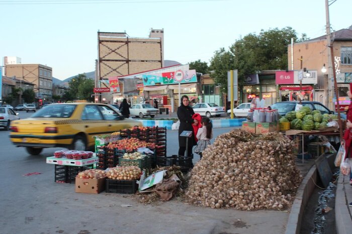 جولان دستفروشان در معابر عمومی خلخال