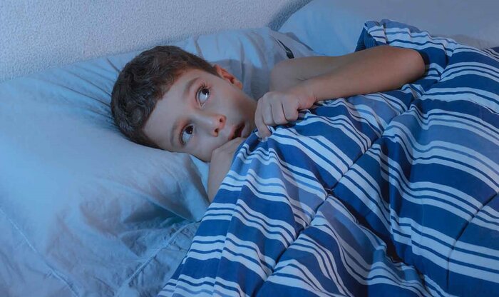 عواقب خوابیدن کودک کنار والدین را جدی بگیرید