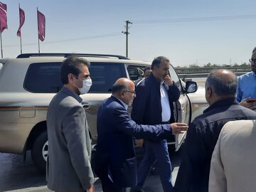 رییس کمیسیون عمران مجلس از طرح‌های راه‌سازی قمصر کاشان و نطنز بازدید کرد