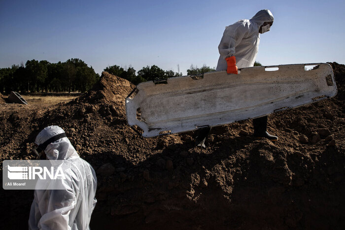 مرگهای کرونایی و داغهایی سنگین بر دل مردم/ کووید۱۹ هیچ خانوادهای را از مرگ خالی نگذاشت