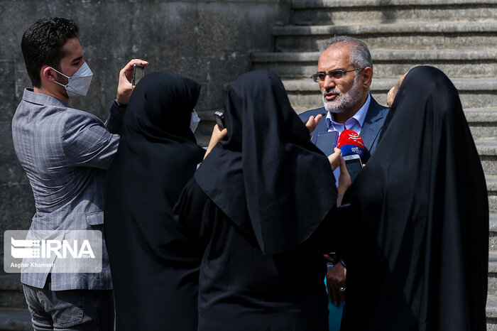 گپوگفت دولتمردان و خبرنگاران درباره «برادران لیلا»، «حقوق بازنشستهها» و «یارانهها»