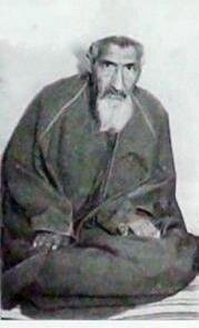 شاپو؛ کلاهی آغشته به خون