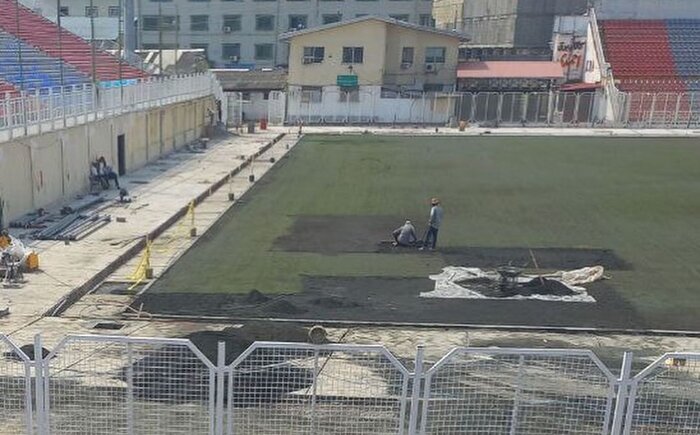 بازگشت رنگ سبز به زمین ورزشگاه وطنی قائمشهر / چمن طبیعی جوانه زد