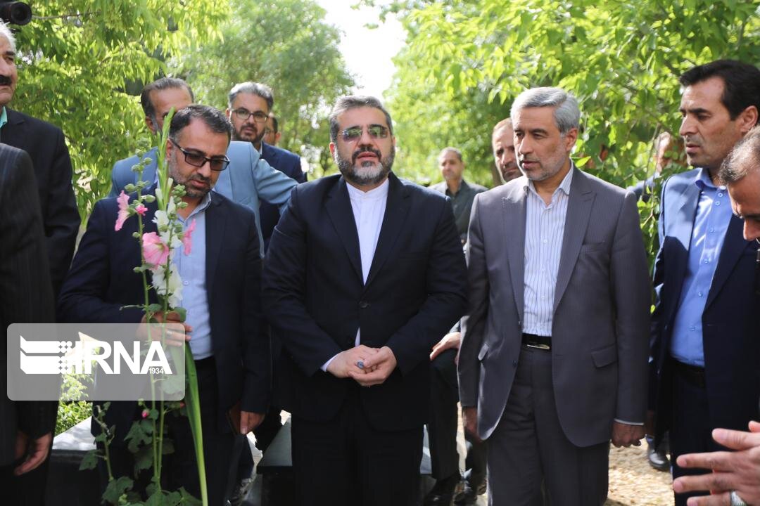  وزیر فرهنگ و ارشاد اسلامی در سفری یک روزه وارد استان همدان شد