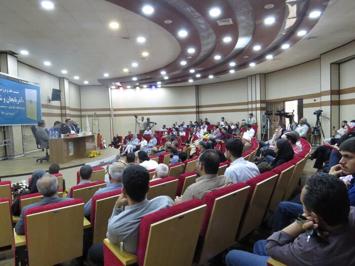 کتاب آذربایجان و شاهنامه از تیغ منتقدان گذشت