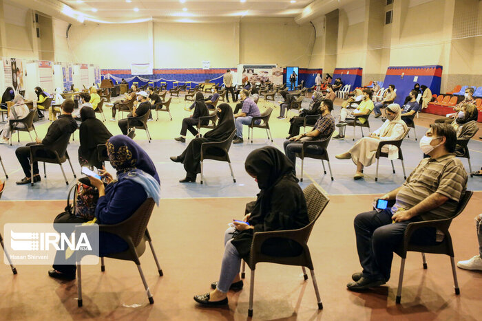 وضعیت کرونا در حال بدتر شدن است/جامعه خطرناک واکسن نزدهها/ ضرورت واکسیناسیون کودکان ۵ تا ۱۱ سال