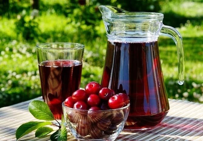 طرز تهیه شربت آلبالو خانگی