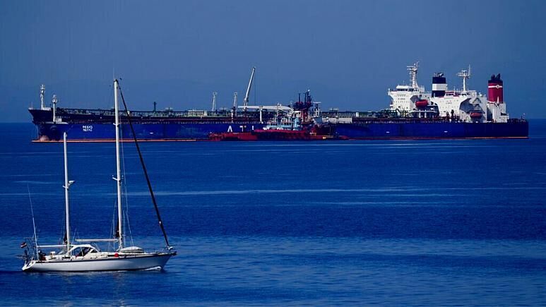 La Grèce libère le navire russe avec du pétrole iranien saisi mi-avril 
