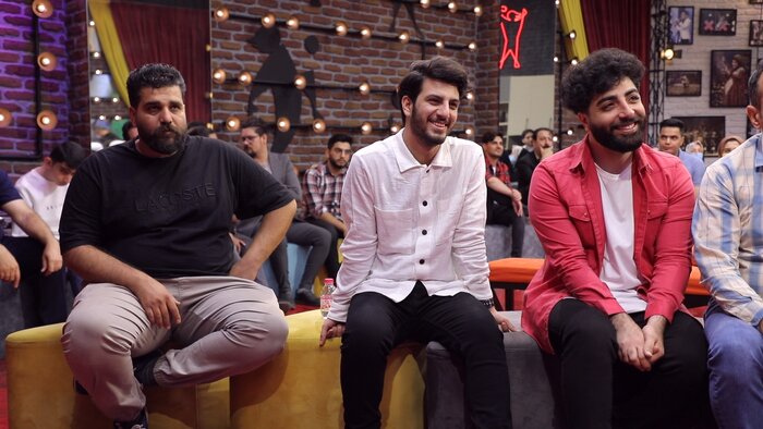 پشت صحنه «عصر جدید» چه خبر است؟ از کلکلهای علیخانی با شرکتکنندگان تا پیکنیک خانوادگی در استادیوم