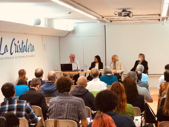 فرهنگ و انقلاب ایران امروز به سوی تمدن نوین اسلامی پیش میرود