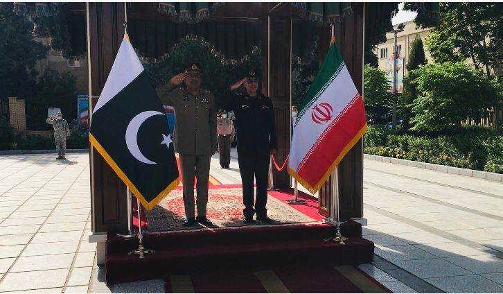 Iran, Pakistan chiefs of staff meet in Tehran