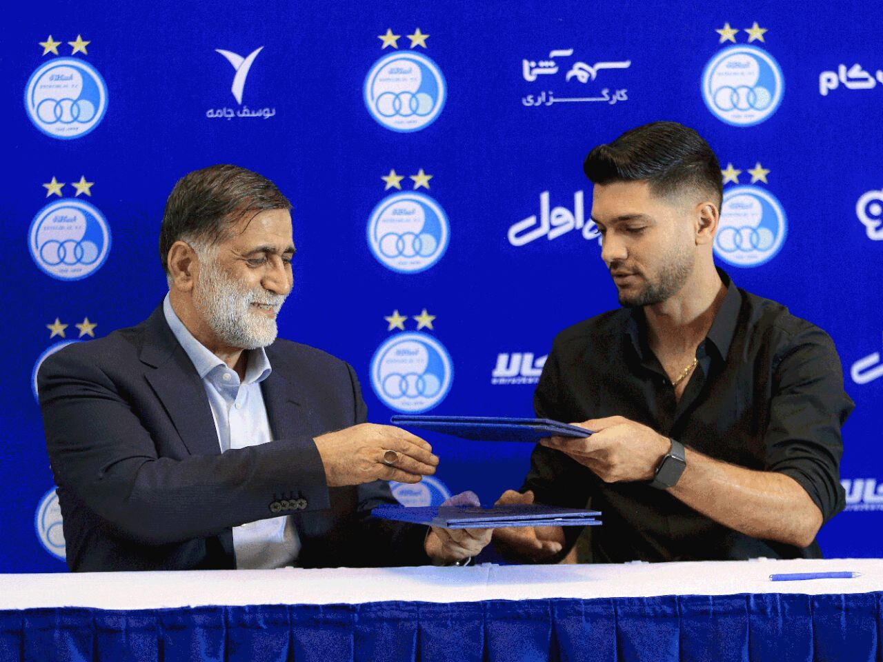 هوایی شدن ستاره مدنظر استقلال در روز جدایی پیرمرد سرشناس از جمع سرخپوشان