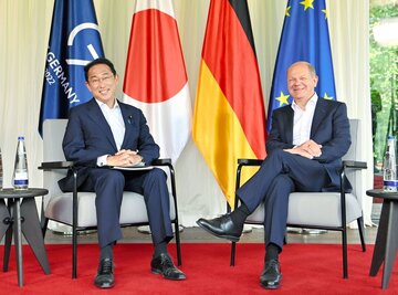 تاکید رهبران ژاپن و آلمان بر ادامه همکاری ها در اجلاس گروه ۷ سال آینده