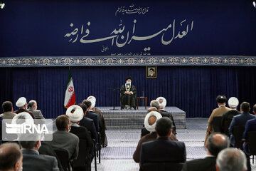 Supreme Leader receives head of judiciary, staff