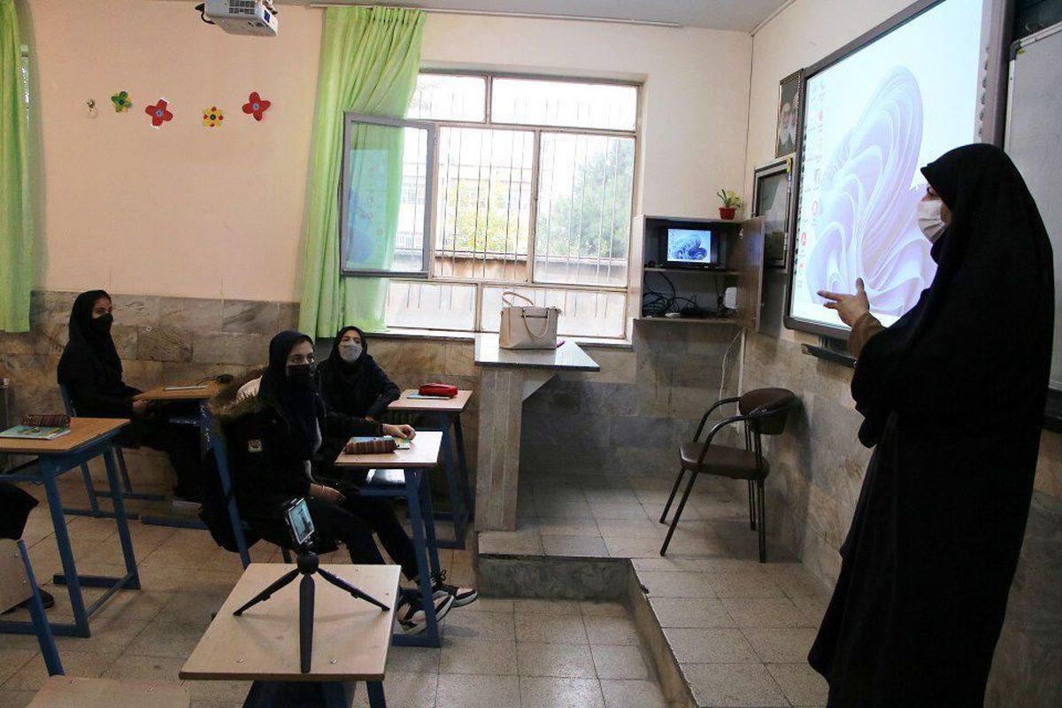 تلاش دستگاه تعلیم و تربیت اصفهان  جذب نیروی انسانی توانمند برای رفع کسری کادر آموزشی  است