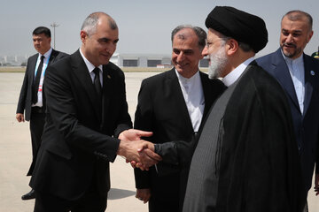 El presidente Seyyed Ebrahim Raisi llega a Turkmenistán