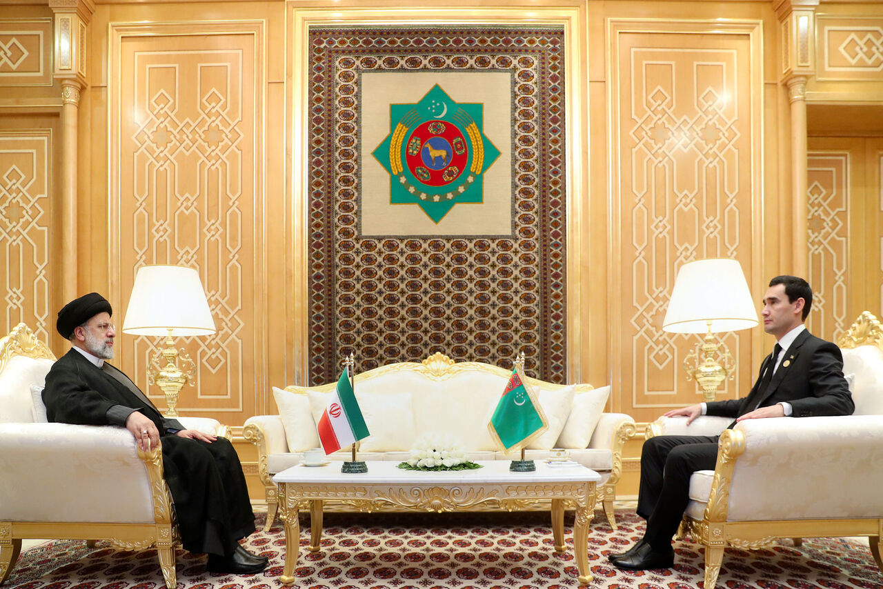 Pres. Raisi: Iran is ready to further direct Turkmen gas swaps to Azerbaijan