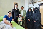 رییس بنیاد شهید از جانباز افغانستانی مدافع حرم در مشهد عیادت کرد