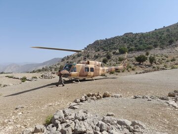 خلبانان پایگاه  چهارم هوانیروز اصفهان ۱۳۹ عملیات امدادی در استان مرکزی و فارس انجام دادند