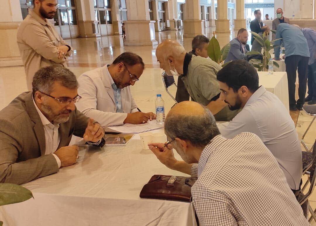 برپایی میز خدمت در نماز جمعه با حضور رییس سازمان بازرسی شهرداری تهران 