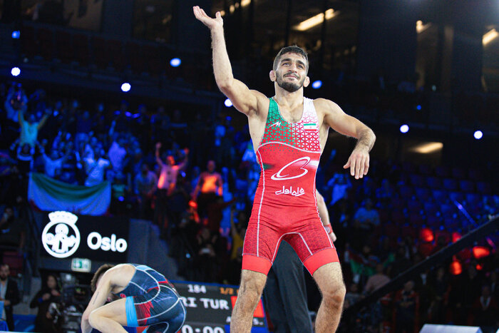 وزن به وزن با کشتی آزاد؛ ورود مومنی به اقلیم بزرگان