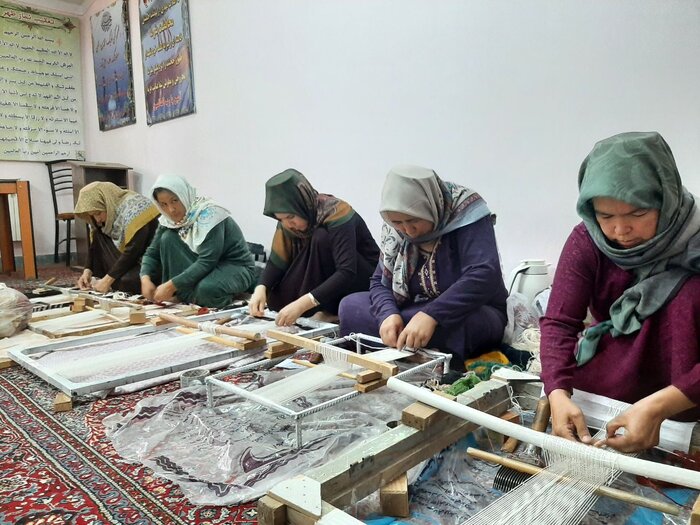 فرش ترکمن گلستان در ۴ کشور اروپایی، آمریکایی و آسیایی/ حدود ۲۸ هزار مترمربع فرش دستباف در گلستان تولید شد