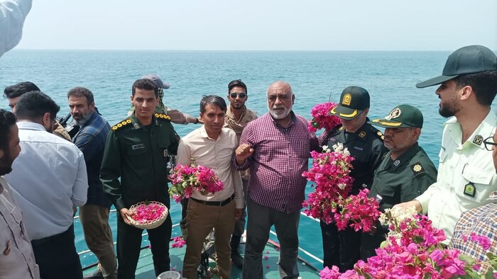 شهادتگاه قربانیان جنایت ۳۴ سال پیش آمریکا در خلیج فارس گلباران شد