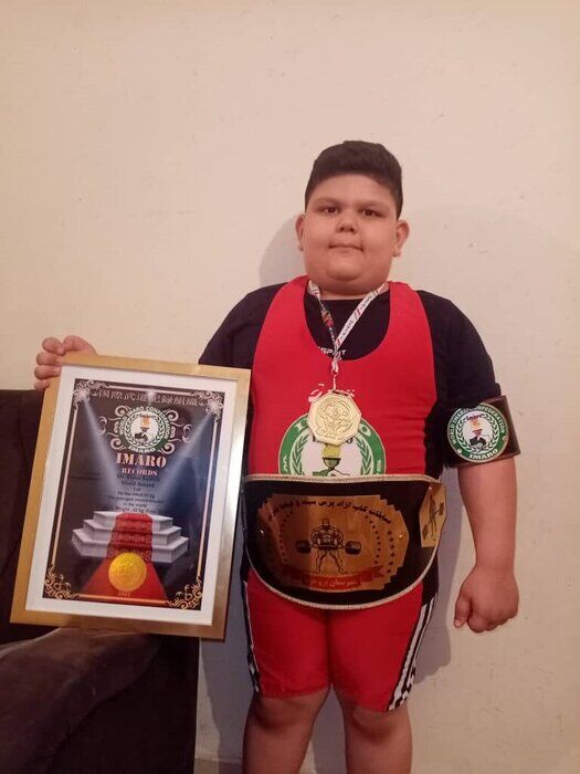 الطفل الايراني "كيان" اقوى طفل في العالم الطفل الايراني "كيان" اقوى طفل في العالم