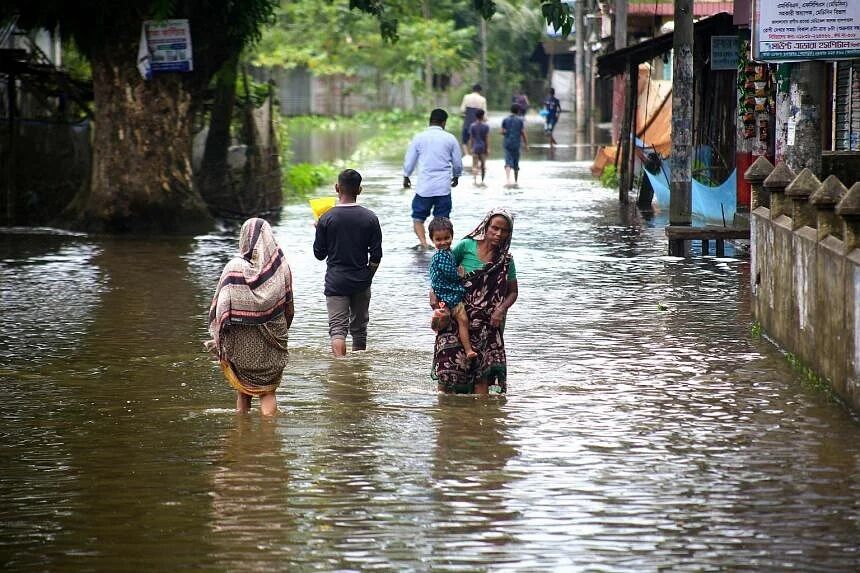 کشته های سیلهای اخیر بنگلادش به بیش از ۱۰۰ نفر رسید کشته های سیلهای اخیر بنگلادش به بیش از ۱۰۰ نفر رسید