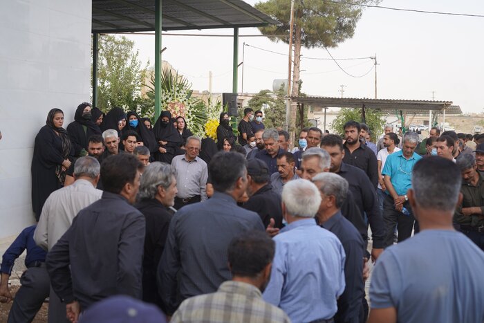 پیکر کارگردان و منتقد سینما در مرودشت فارس به خاک سپرده شد