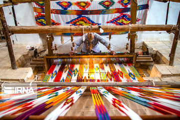 Iran : Darayi-Bafi, un art du tissage, vieux de 800 ans dans la province de Yazd