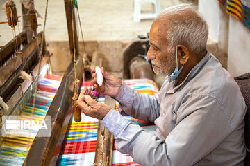 Iran : Darayi-Bafi, un art du tissage, vieux de 800 ans dans la province de Yazd