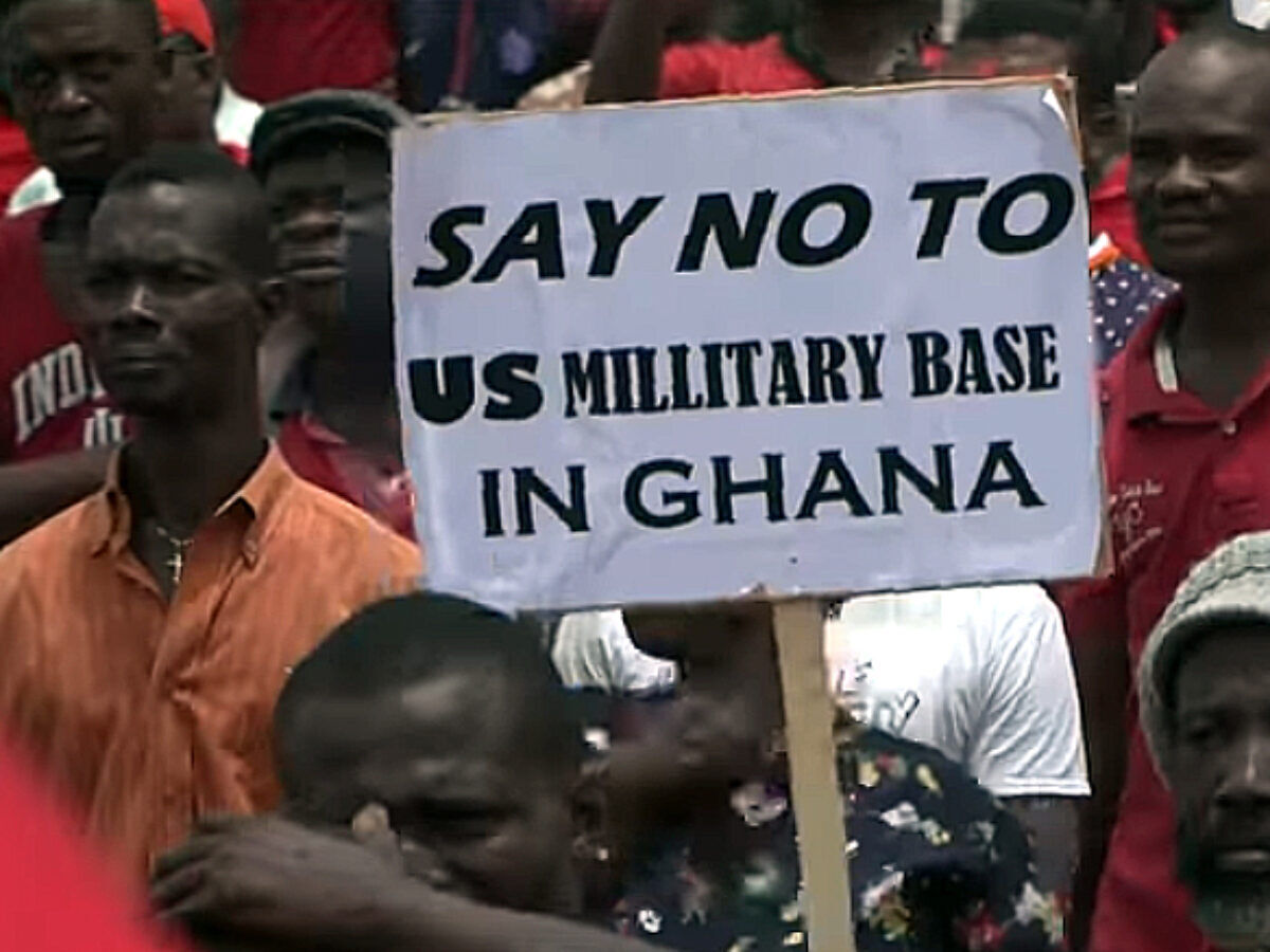 Ghana: les manifestants défilent à Accra contre la présence militaire des États-Unis