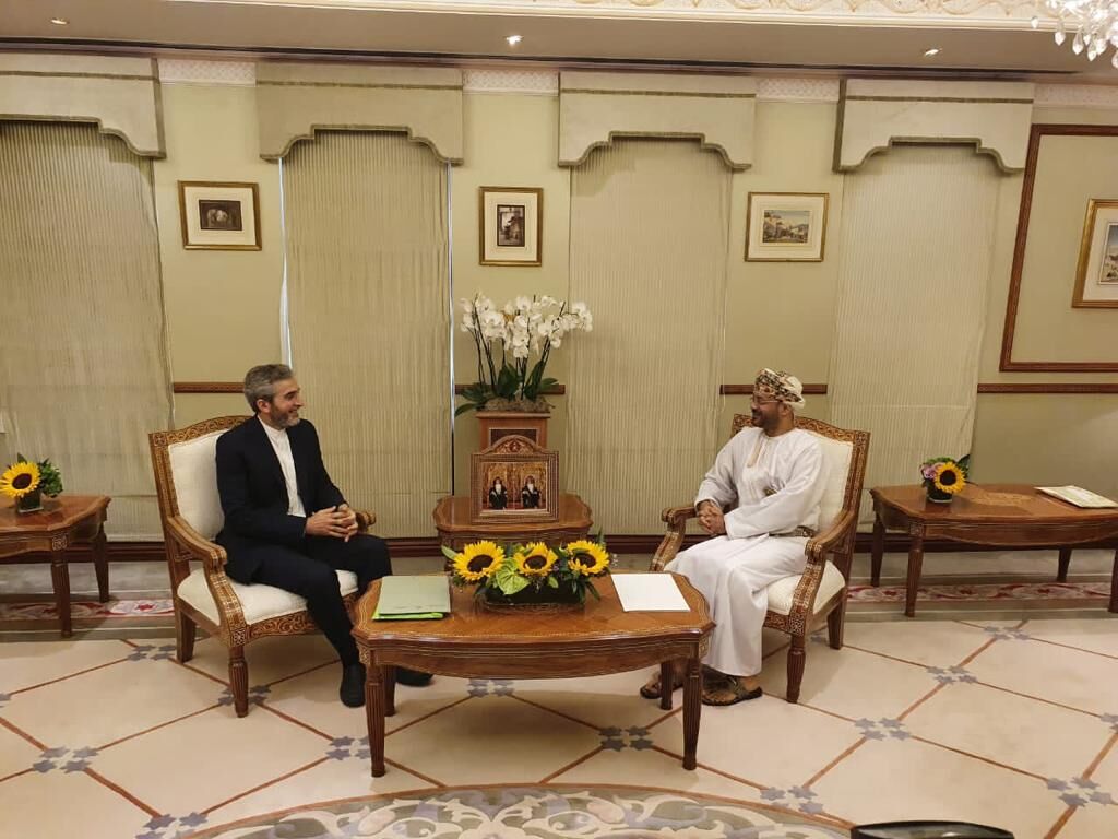 دیدار معاون سیاسی وزارت امور خارجه با وزیر خارجه عمان 