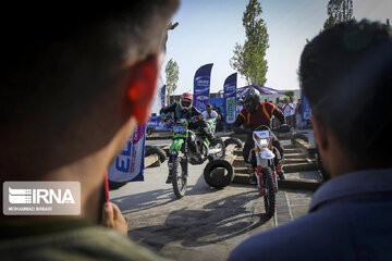 Course de motos Super Enduro à Téhéran