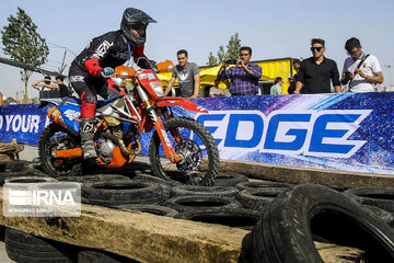 Course de motos Super Enduro à Téhéran