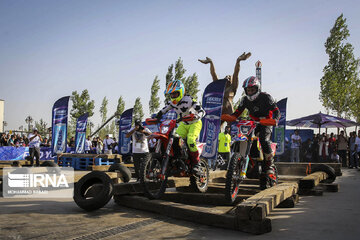 Course de motos Super Enduro à Téhéran