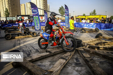 Course de motos Super Enduro à Téhéran