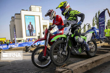 Course de motos Super Enduro à Téhéran