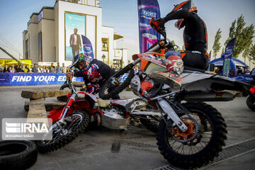 Course de motos Super Enduro à Téhéran