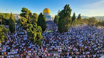 ده‌ها هزار فلسطینی نماز عید قربان را در مسجدالاقصی اقامه کردند