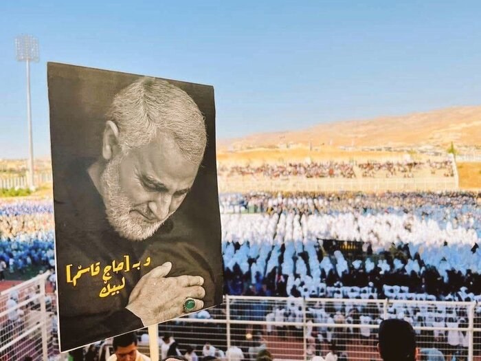 تجمعات ضخمة في مدينة بعلبك بلبنان تنشد "سلام يا مهدي"