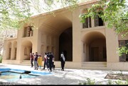 ایران میں تعینات غیر ملکی سفرا نے شہر مہریز کی سیاحتی دلچسبیوں کا دورہ کیا