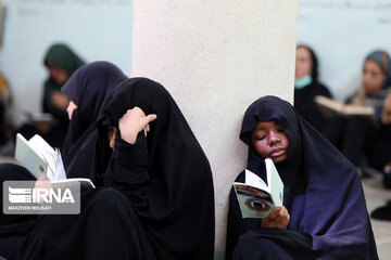 تہران یونیورسٹی میں دعائے عرفہ پڑھنے کی تقریب