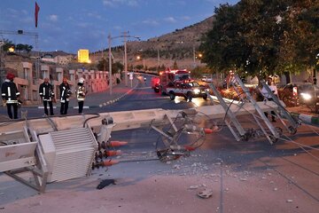 برخورد خودرو با ستون برق منجر به قطع برق در مشهد شد