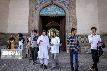 Visite d'étudiants étrangers dans les lieux touristiques de Qazvin