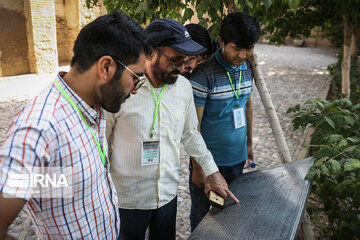 Visite d'étudiants étrangers dans les lieux touristiques de Qazvin