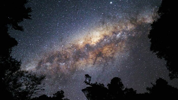 کشف ذرات ارگانیک در مرکز کهکشان راه شیری احتمال وجود حیات در سایر سیارات را تقویت کرد کشف ذرات ارگانیک در مرکز کهکشان راه شیری احتمال وجود حیات در سایر سیارات را تقویت کرد